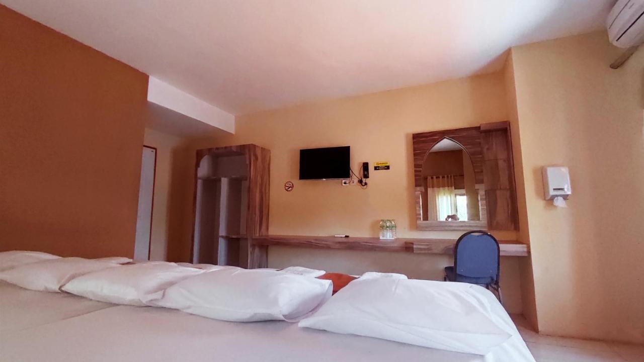Hotel Syariah Larismanis Семаранг Экстерьер фото
